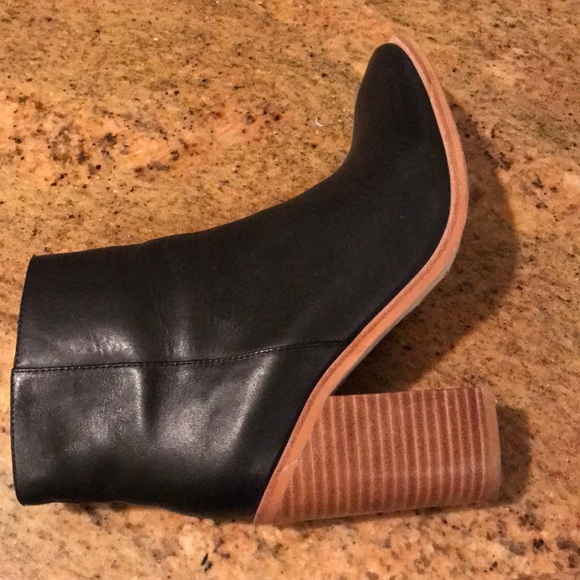 Black boots worn once! - Picture 2 of 3